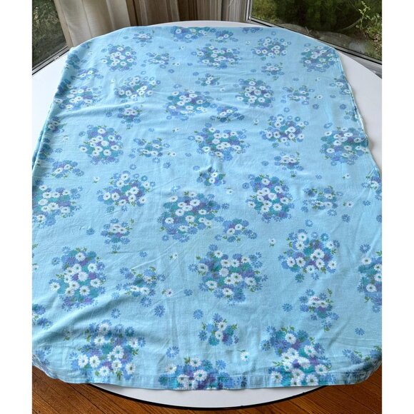 Vintage 1970s flat/top sheet, blue, white green small flowers, twin size bed - Picture 5 of 8